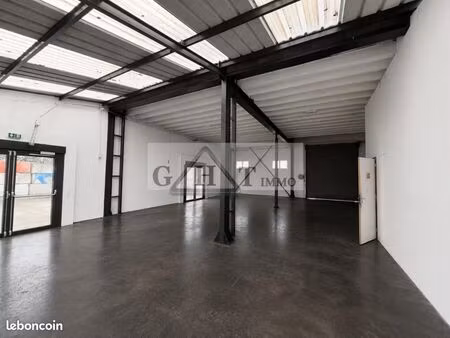 local industriel 246 m²