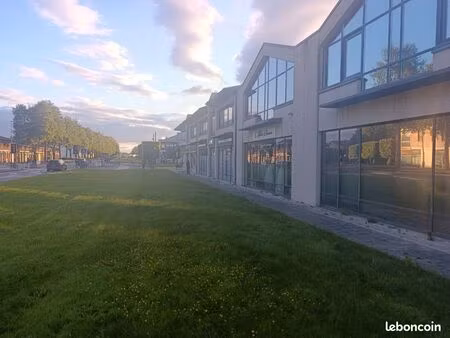 local commercial 220m2 serris / val d'europe