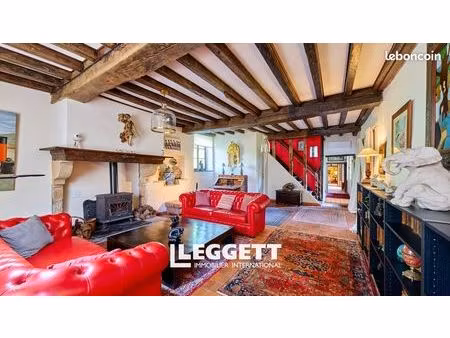 maison 8 pièces 241 m²