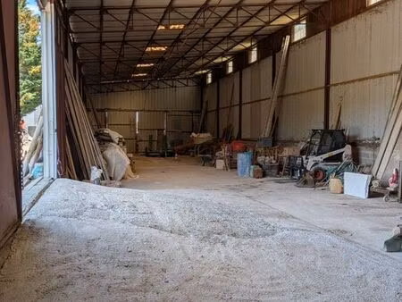 location hangar