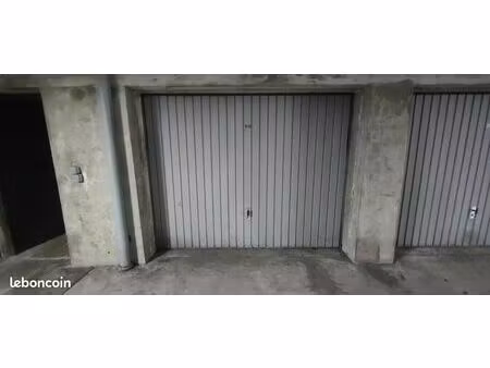 garage/box 13 m² pau