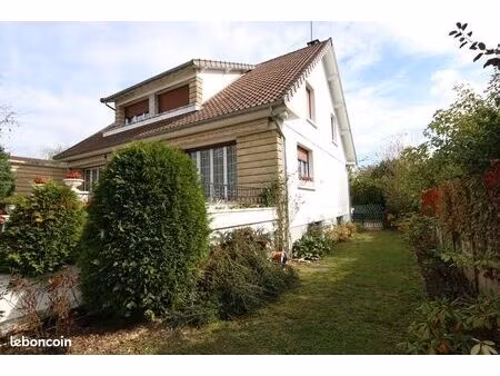 maison 7 pièces 182 m²