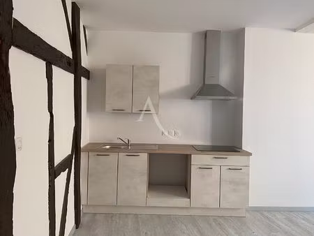 bourg-en-bresse  appartement type 2 rénové à neuf coeur de ville