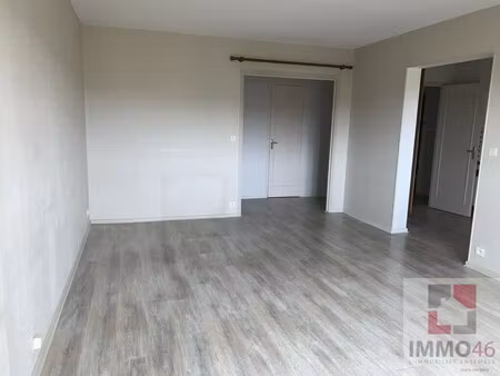 appartement t5 avec balcon  ascenseur  cave et parking secteur cabessut