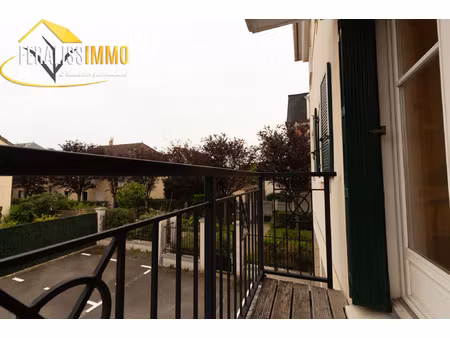 lumineux f2 avec balcon au calme !