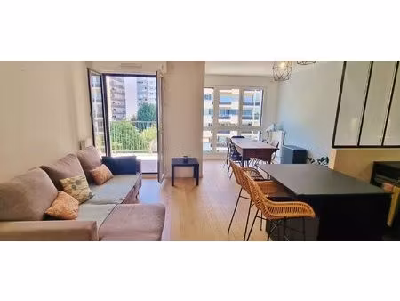 3 pièces meublé avec balcon et parking