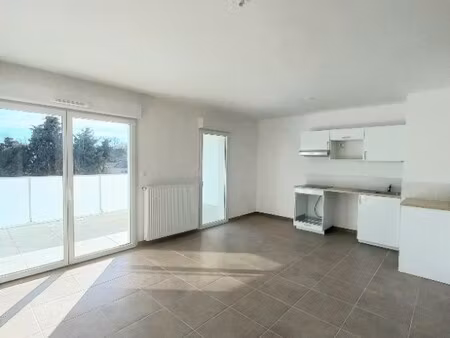 t3 neuf meublé avec balcon et parking au pontet