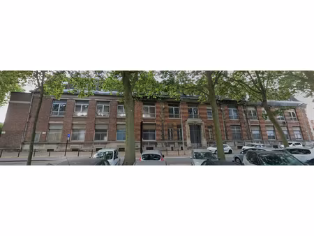 bâtiment de caractère à deux pas de la gare de douai