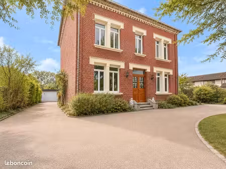 maison 10 pièces 250 m²