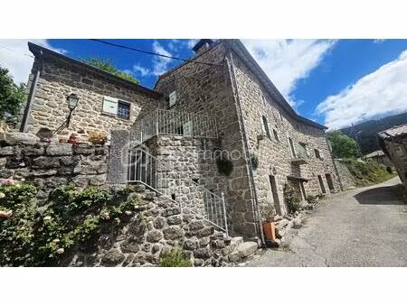 maison de 160 m² à laviolle