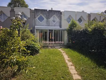 maison mitoyenne de 105 m² 4 chambres  véranda et jardin
