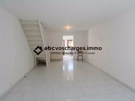 maison 3 chambres avec cour