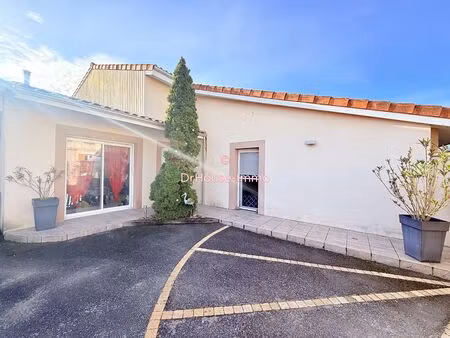 magnifique villa de 5 pièces avec jardin  piscine et garage à lamarque