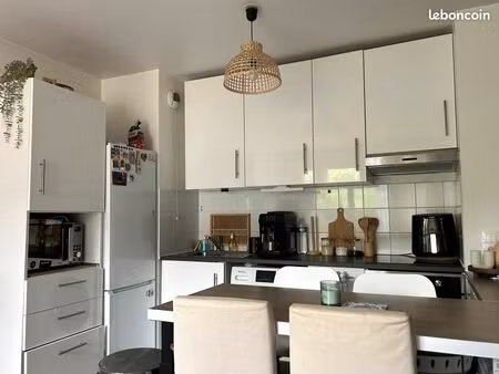 appartement 2 pièces 45.61 m2 avec balcon et 2 places de parking