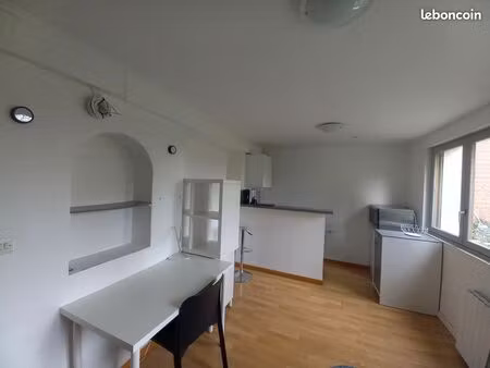 500m fac medecine studio meublé