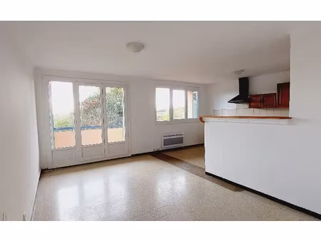 location appartement  m² t-4 à manosque  775 €