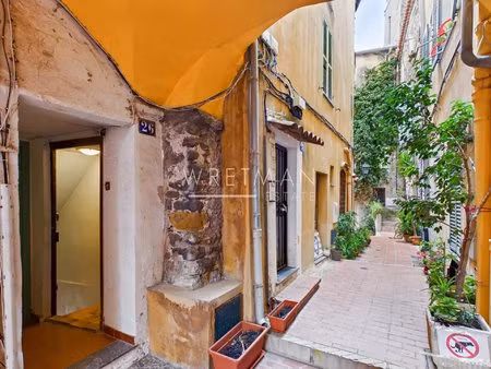 grand studio à rènover - menton vieille ville