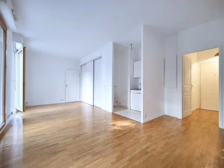 studio avec grande terrasse