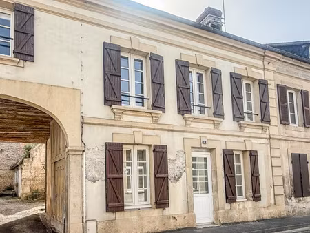 maison de bourg  ses dépendances  son jardin
