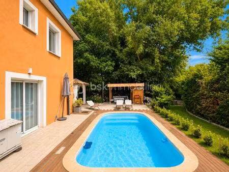 en exclusivité – maison contemporaine avec piscine  à l'abri des regards