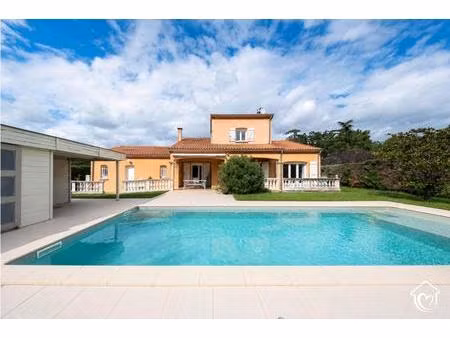maison familiale 4 chambres  piscine et dpe b