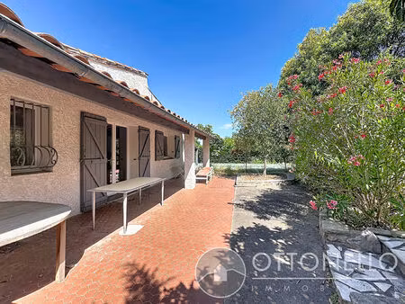 villa roquebrune sur argens 3 pièces 67.76 m2 sur 800 m2 de terrain avec piscine et garage