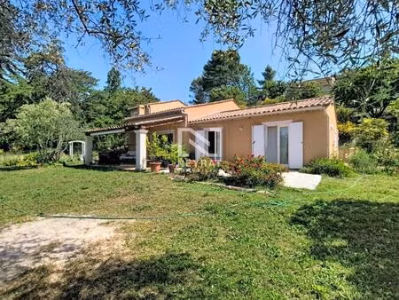 tourrettes — secteur résidentiel premium - villa de plain-pied avec superbe jardin