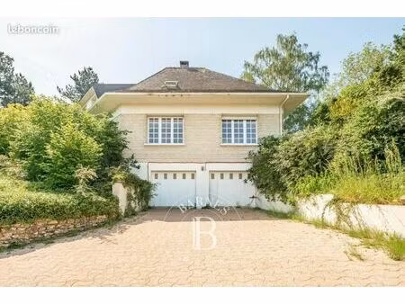 propriété 8 pièces 243 m²