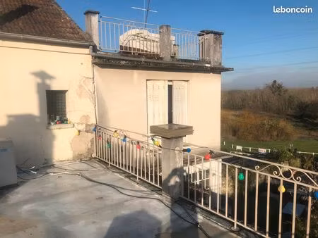 maison villa atypique proche de la base de loisir en vacance toute l'année