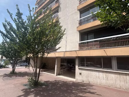 vente appartement 3 pièces  68.00m²  bourg