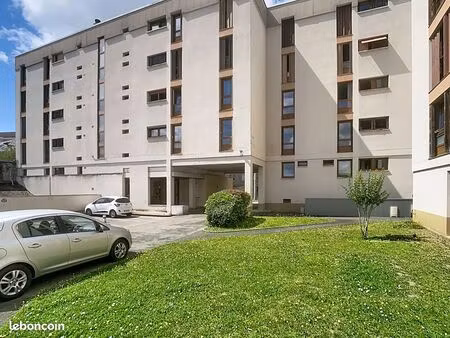 appartement 5 pièces 94 m²