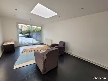 maison 2 pièces 65 m²