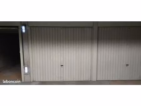 garage/box 11 m² pau