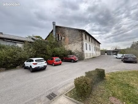 local d'activité 2 412 m²