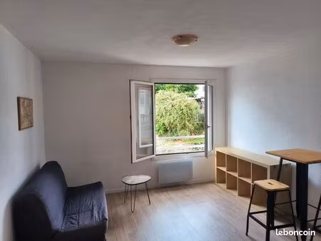 studio meublé + parking