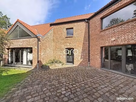 maison 5 pièces 235 m²