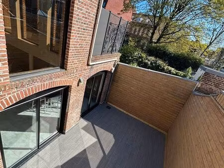 a louer - suberbe loft atypique entièrement rénové - lille