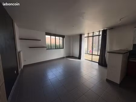 loft/atelier/surface 4 pièces 87 m²