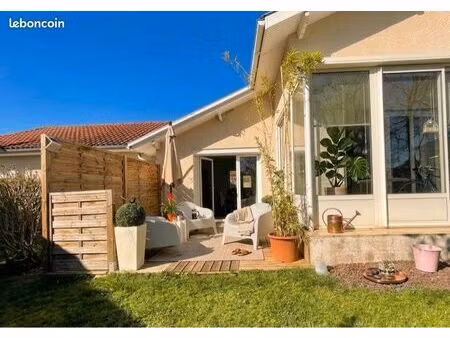 maison individuelle rénovée avec studio