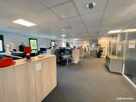 bureau 243 m²