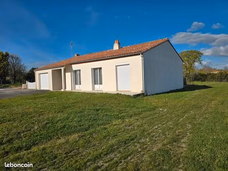 maison de plain pied - 120m2 - le poiré sur vie centre - lotissement privé