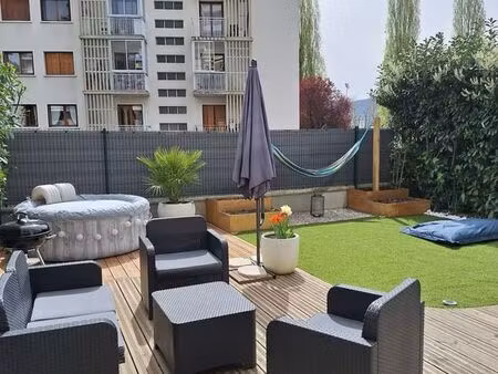 appartement 2 pièces avec jardin privatif