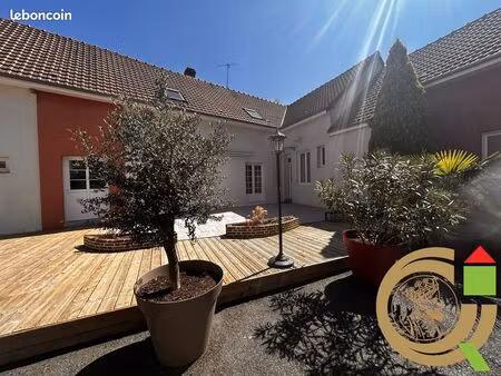 maison 9 pièces 300 m²