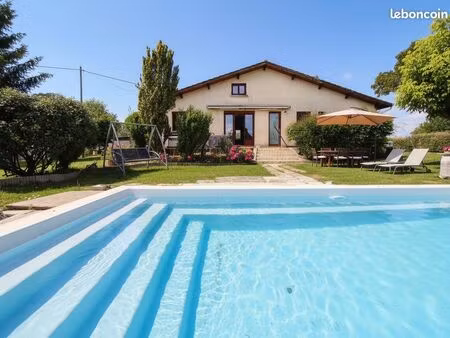 propriété 5 pièces 145 m²