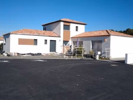 maison récente de 110m2 + f2