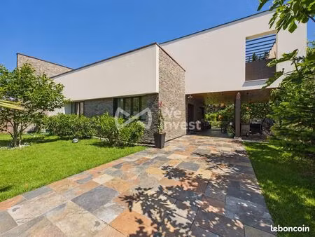 propriété 9 pièces 278 m²