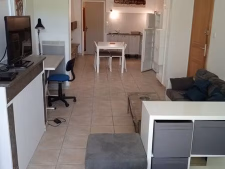 grand appartement 36m² climatisé avec jardin privas