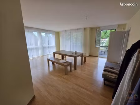 appartement 3 pièces 108 m²