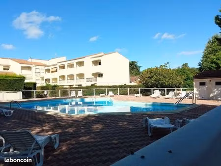studio ile d'oléron avec piscine et tennis libre pour septembre