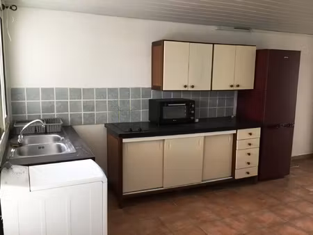 grand studio meublé de 30 m2